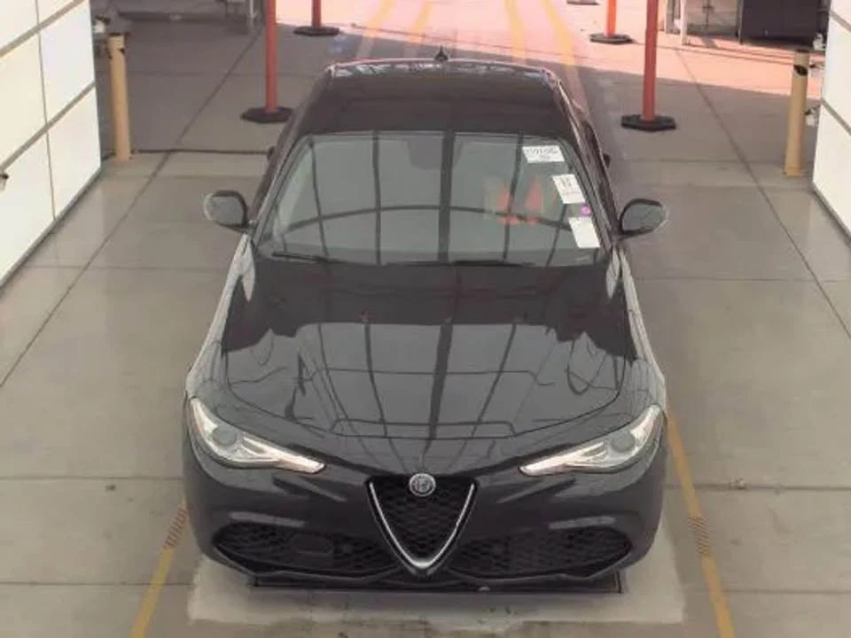 2017 Alfa Romeo Giulia - Image 3 of 10