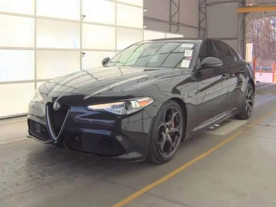 2017 Alfa Romeo Giulia - Image 2 of 10