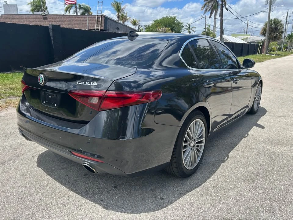 2017 Alfa Romeo Giulia - Image 4 of 13
