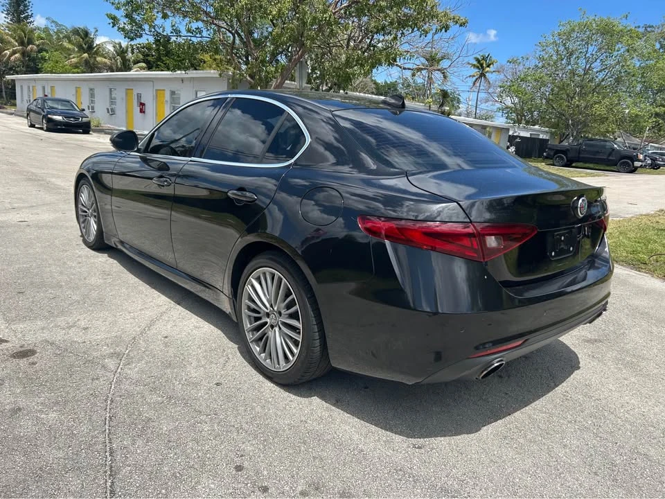 2017 Alfa Romeo Giulia - Image 6 of 13