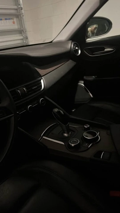 2017 Alfa Romeo Giulia - Image 4 of 11
