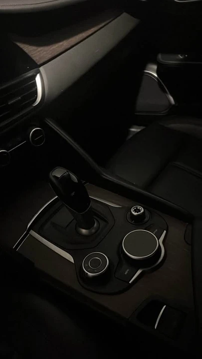 2017 Alfa Romeo Giulia - Image 3 of 11