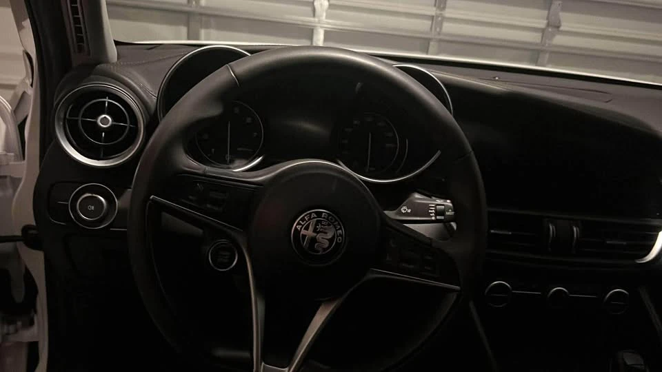 2017 Alfa Romeo Giulia - Image 9 of 11