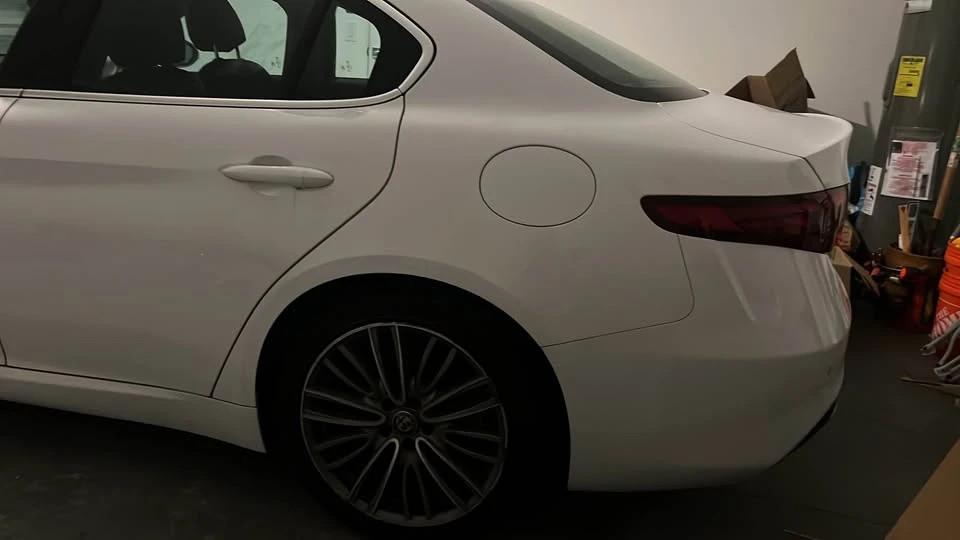 2017 Alfa Romeo Giulia - Image 6 of 11