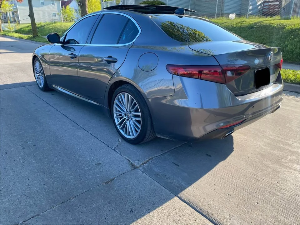 2017 Alfa Romeo Giulia - Image 4 of 10