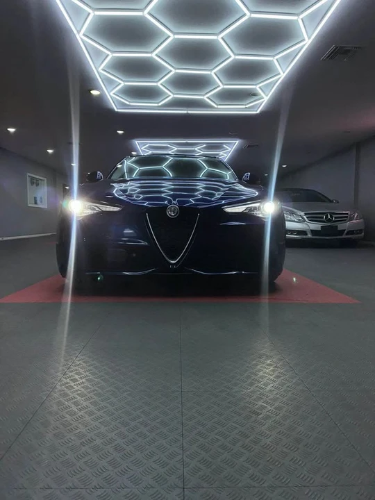 2017 Alfa Romeo Giulia - Image 6 of 16