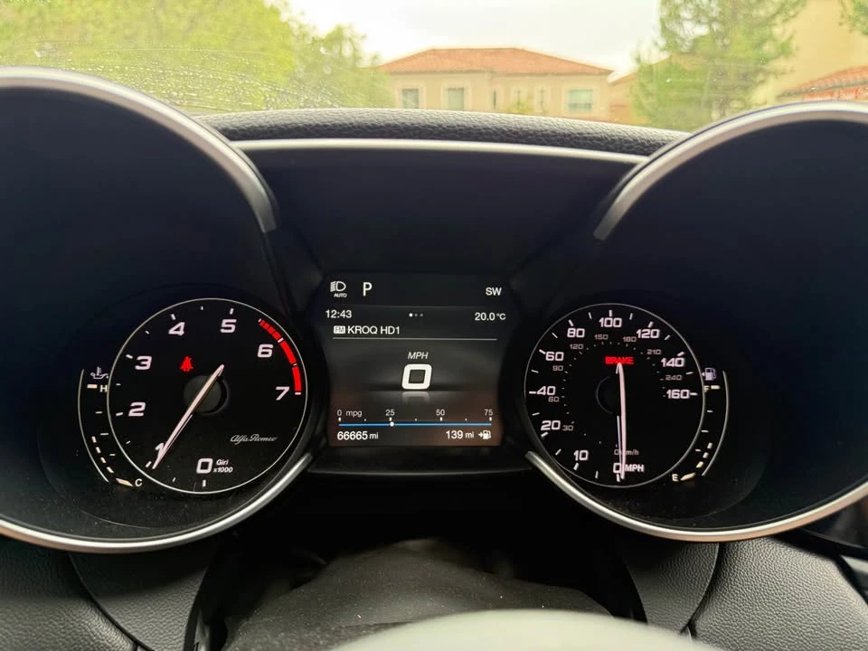 2017 Alfa Romeo Giulia - Image 14 of 16