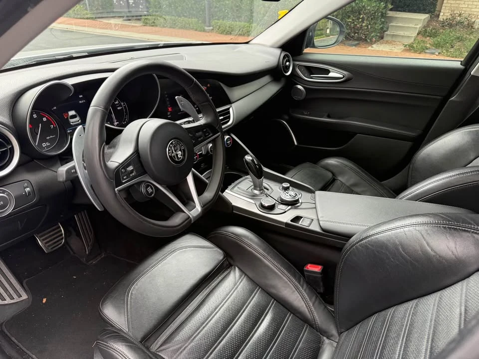 2017 Alfa Romeo Giulia - Image 12 of 16