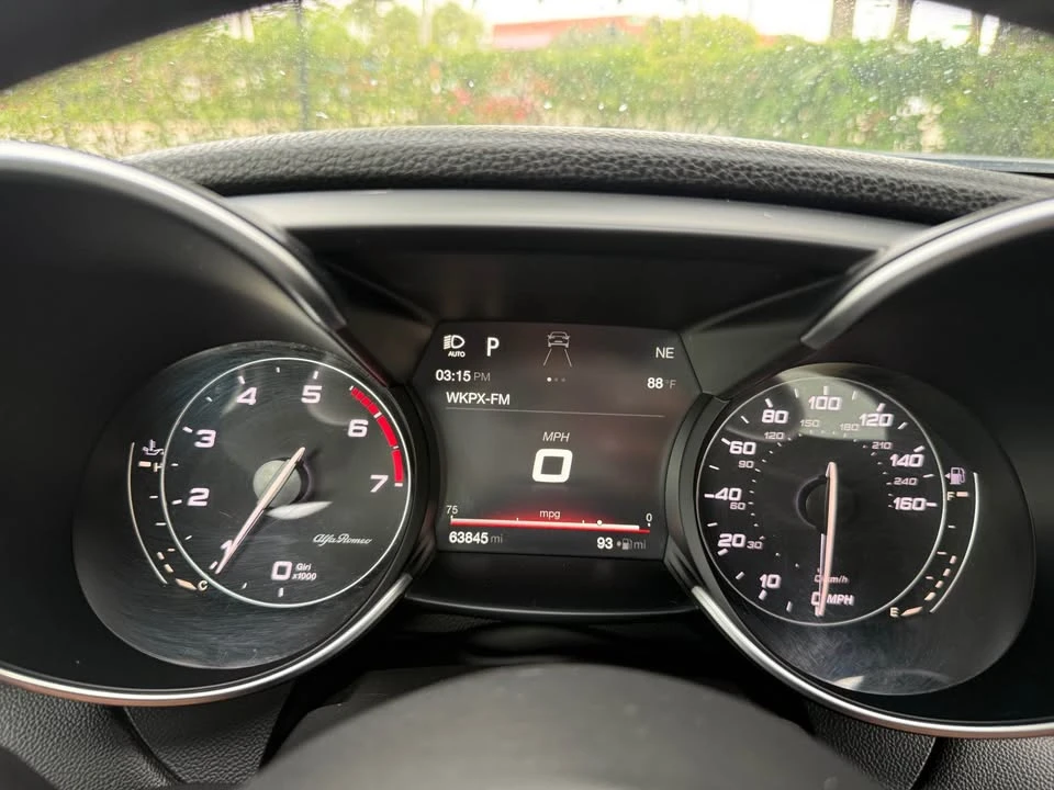 2017 Alfa Romeo Giulia - Image 10 of 13