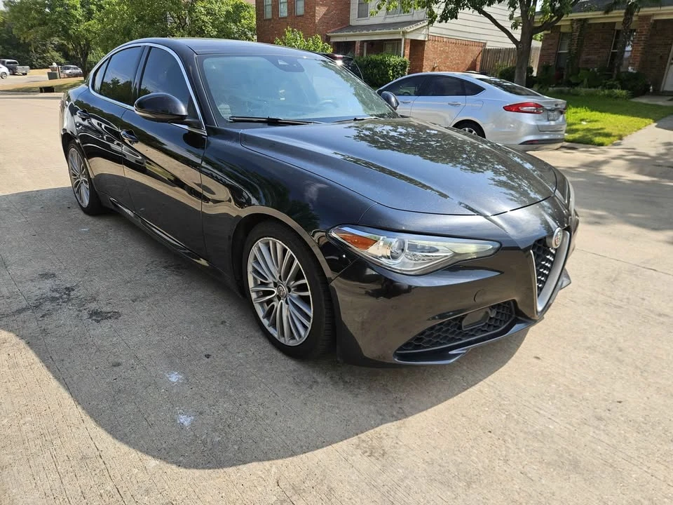 2017 Alfa Romeo Giulia - Image 5 of 10