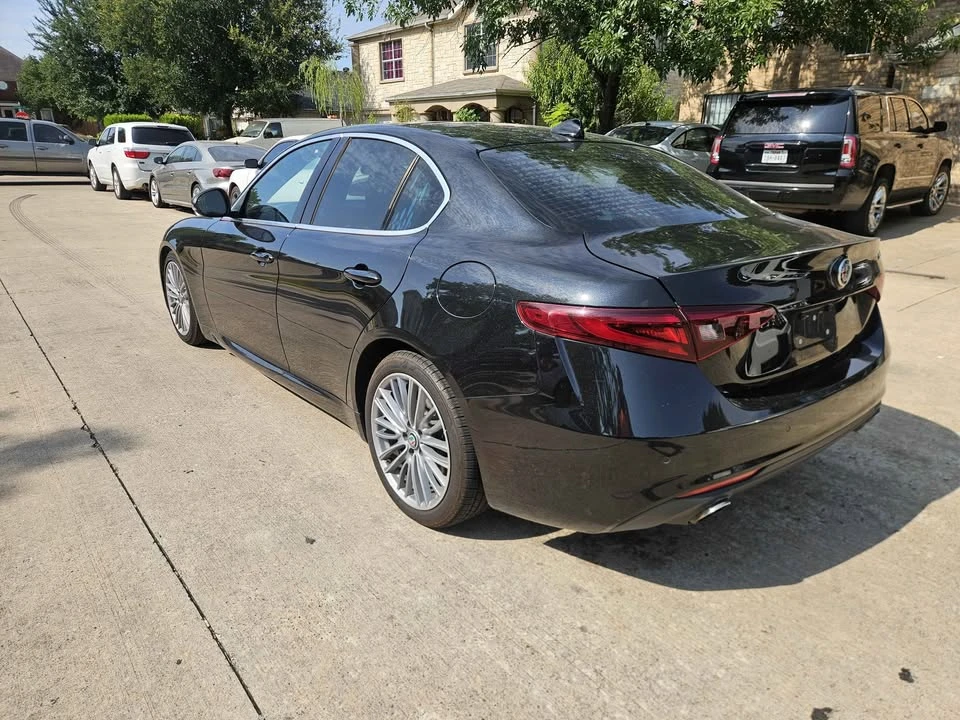 2017 Alfa Romeo Giulia - Image 7 of 10