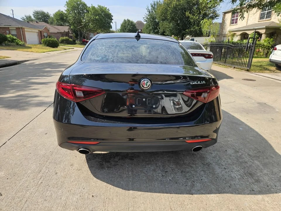 2017 Alfa Romeo Giulia - Image 6 of 10