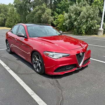 2017 Alfa Romeo Giulia Ti Sedan 4D