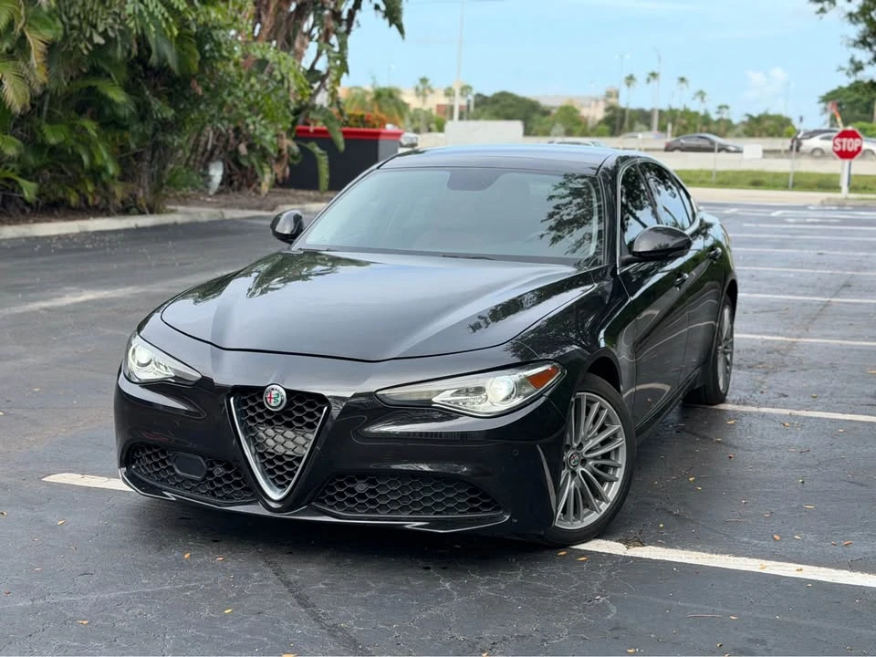 2017 Alfa Romeo Giulia - Image 18 of 20