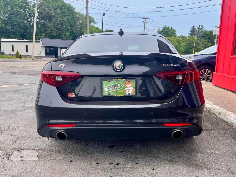 2017 Alfa Romeo Giulia - Image 6 of 10