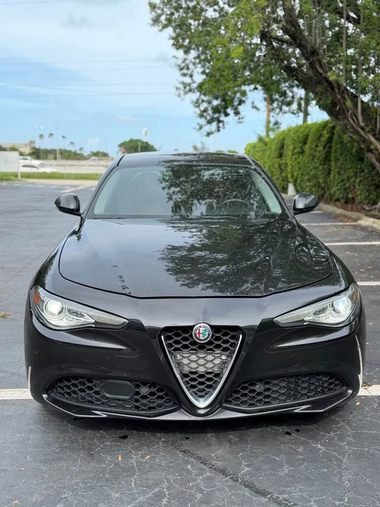 2017 Alfa Romeo Giulia - Image 4 of 20