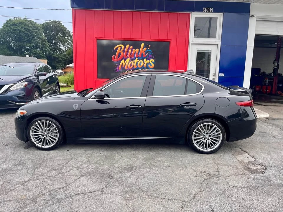 2017 Alfa Romeo Giulia - Image 4 of 10