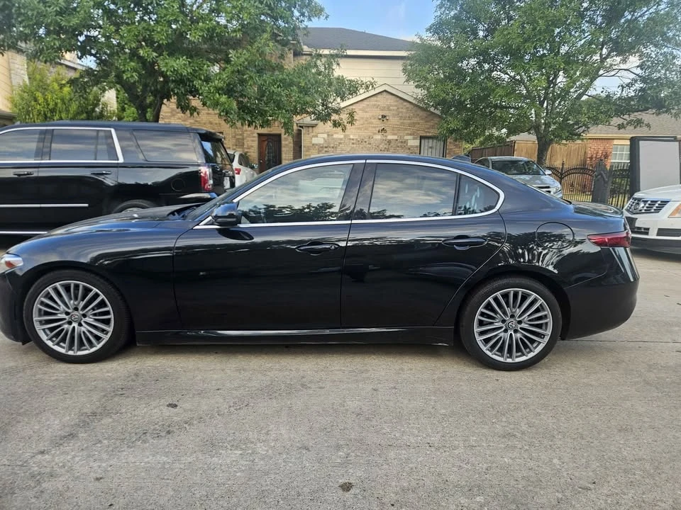 2017 Alfa Romeo Giulia - Image 3 of 11