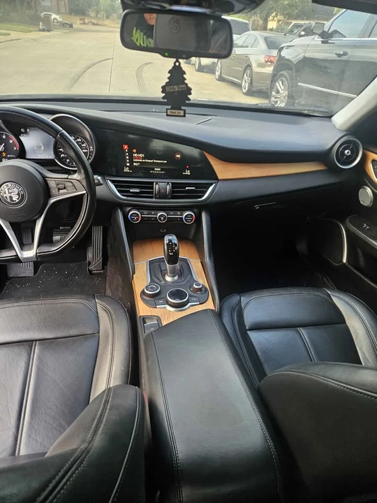 2017 Alfa Romeo Giulia - Image 11 of 11