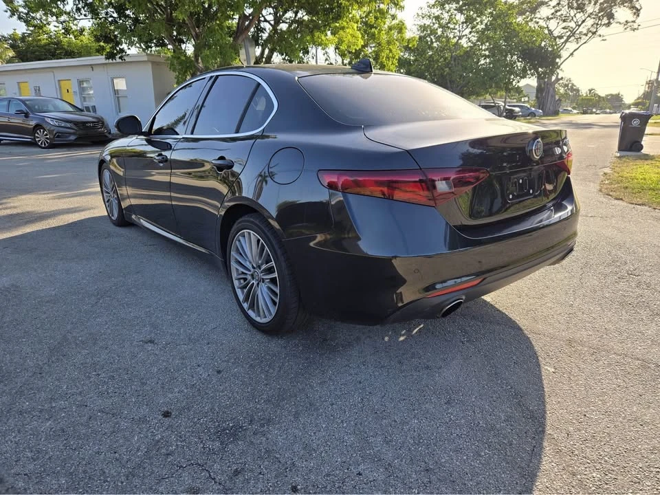 2017 Alfa Romeo Giulia - Image 2 of 11