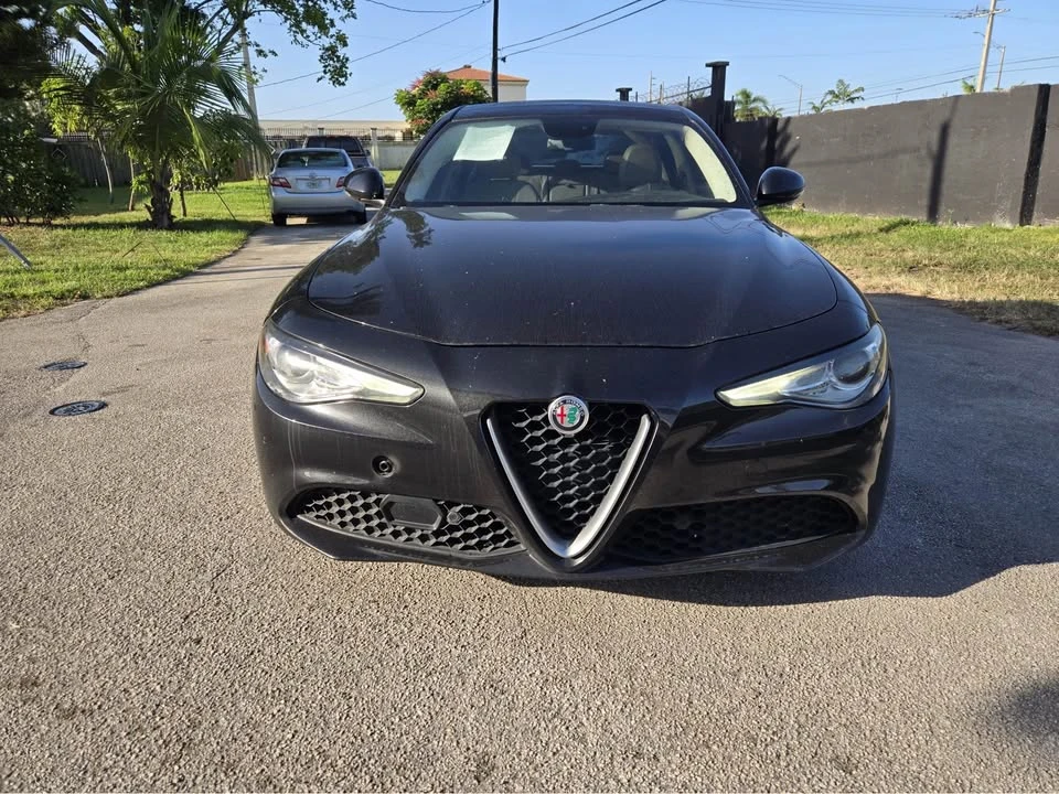 2017 Alfa Romeo Giulia - Image 6 of 11
