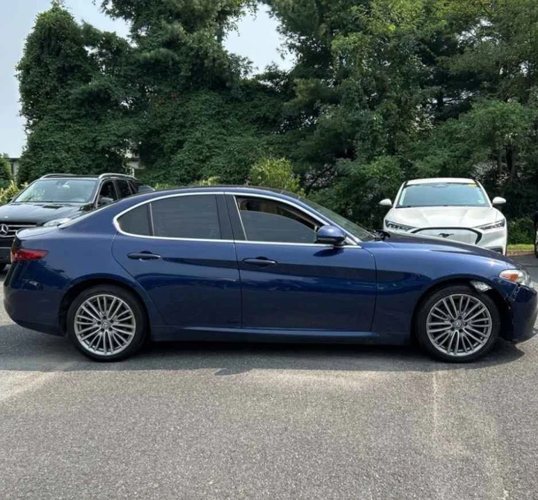 2017 Alfa Romeo Giulia - Image 6 of 12