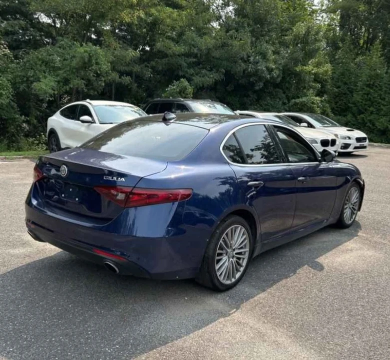 2017 Alfa Romeo Giulia - Image 5 of 12