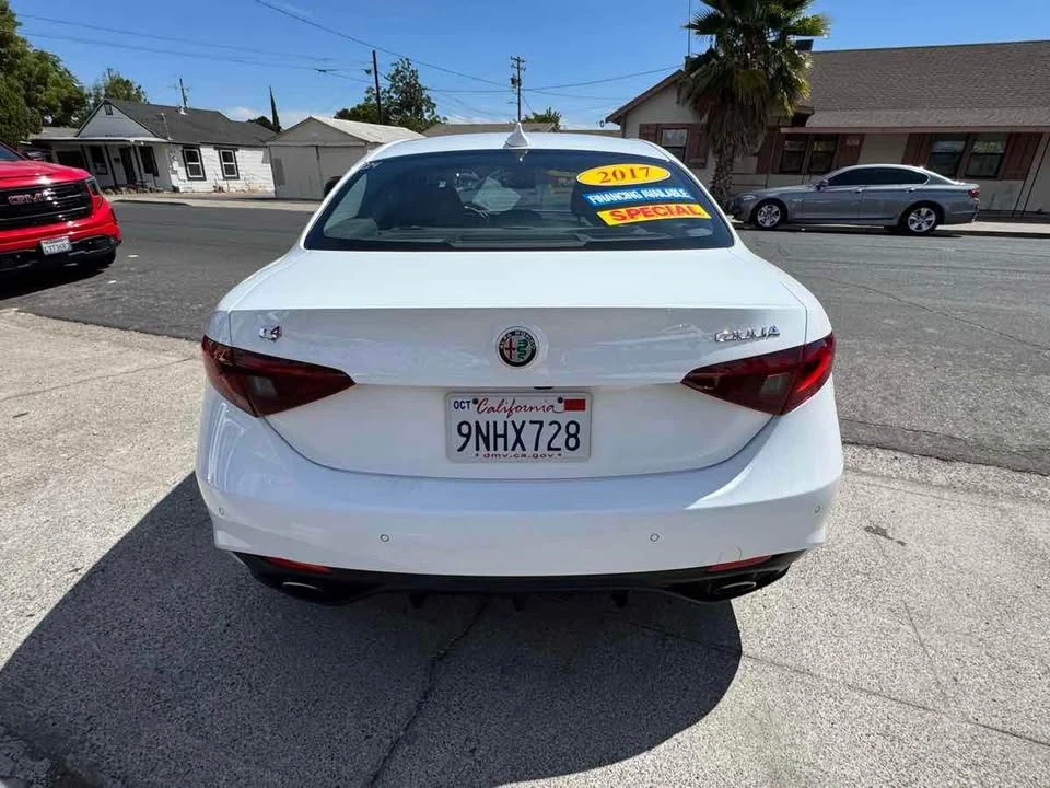 2017 Alfa Romeo Giulia - Image 6 of 17