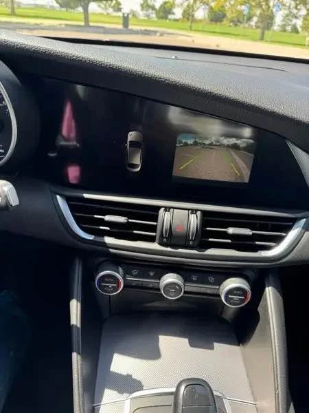 2017 Alfa Romeo Giulia - Image 16 of 17