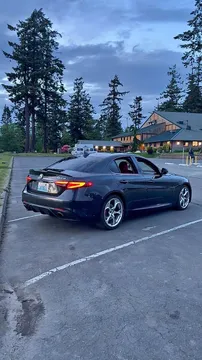 2017 Alfa Romeo Giulia Ti Sedan 4D