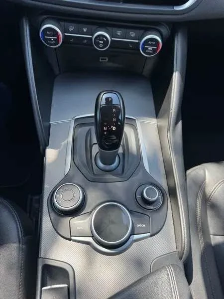 2017 Alfa Romeo Giulia - Image 17 of 17