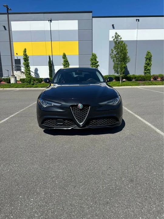 2017 Alfa Romeo Giulia - Image 2 of 13