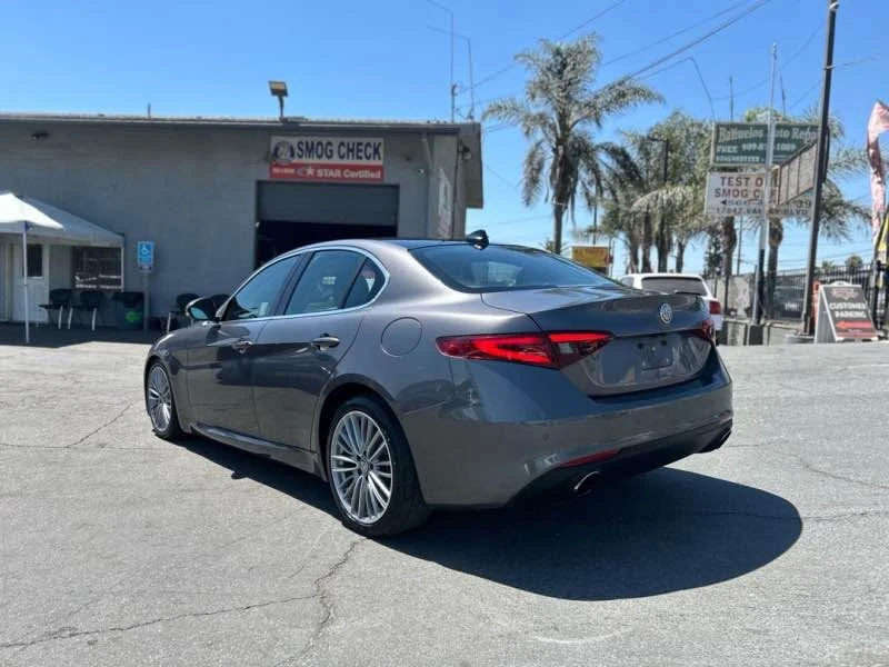 2017 Alfa Romeo Giulia - Image 4 of 13