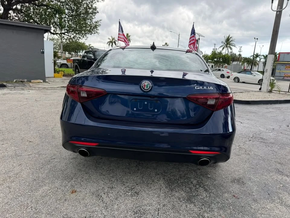 2017 Alfa Romeo Giulia - Image 6 of 15