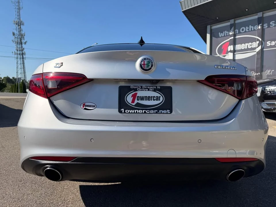 2017 Alfa Romeo Giulia - Image 5 of 20