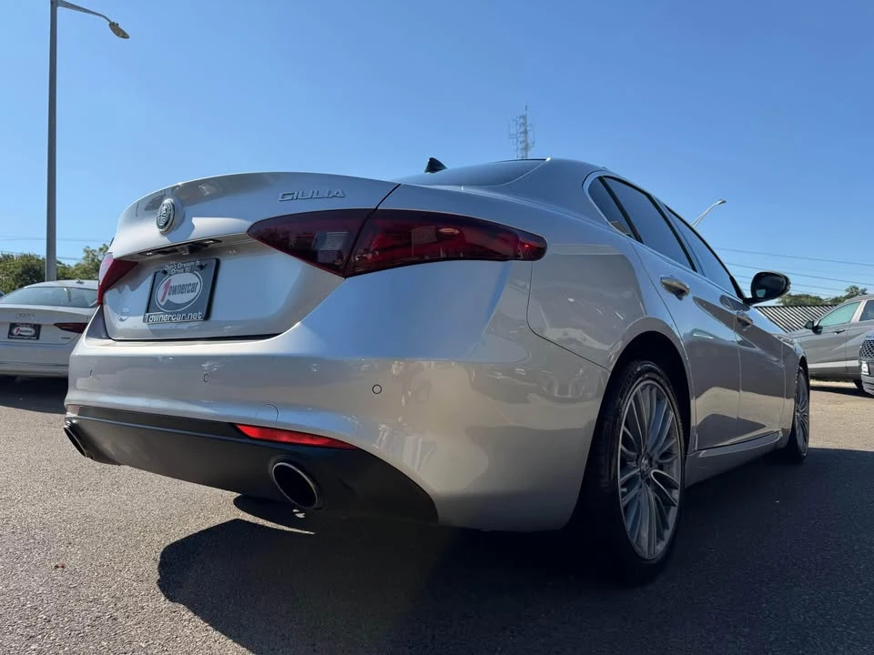 2017 Alfa Romeo Giulia - Image 4 of 20