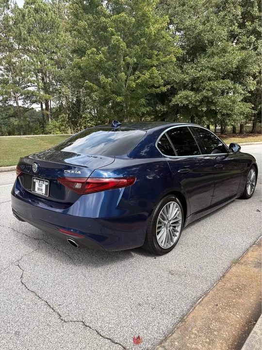 2017 Alfa Romeo Giulia - Image 5 of 11