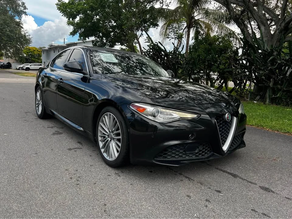 2017 Alfa Romeo Giulia - Image 2 of 11