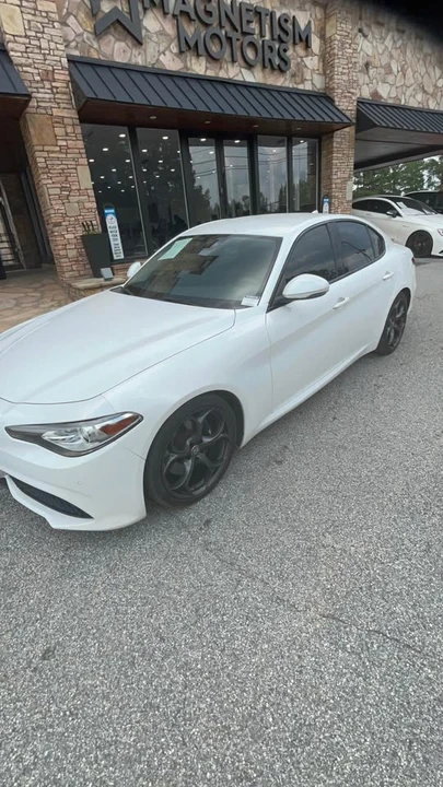 2017 Alfa Romeo Giulia - Image 2 of 11