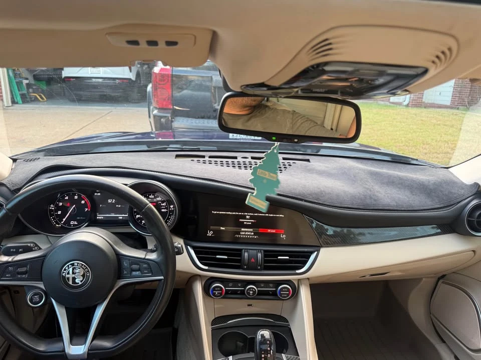 2017 Alfa Romeo Giulia - Image 9 of 14