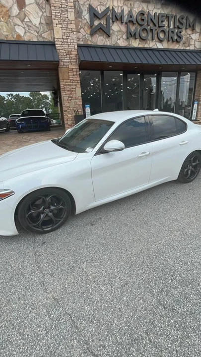 2017 Alfa Romeo Giulia - Image 3 of 11