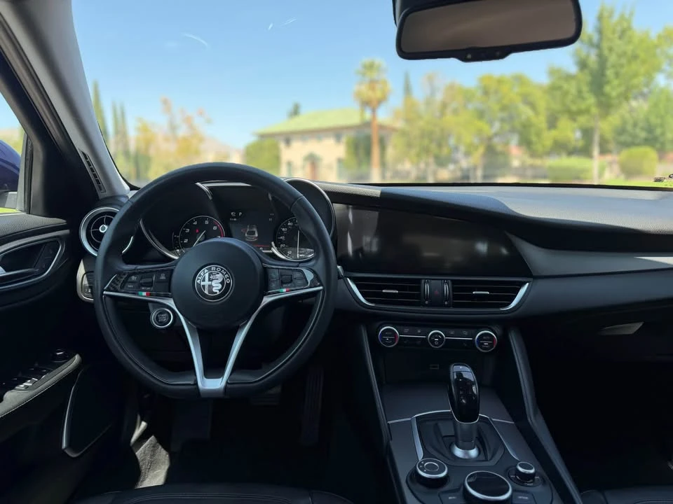 2017 Alfa Romeo Giulia - Image 13 of 20