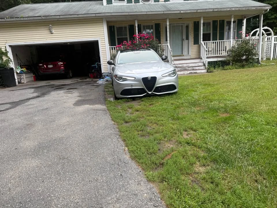 2017 Alfa Romeo Giulia - Image 2 of 10