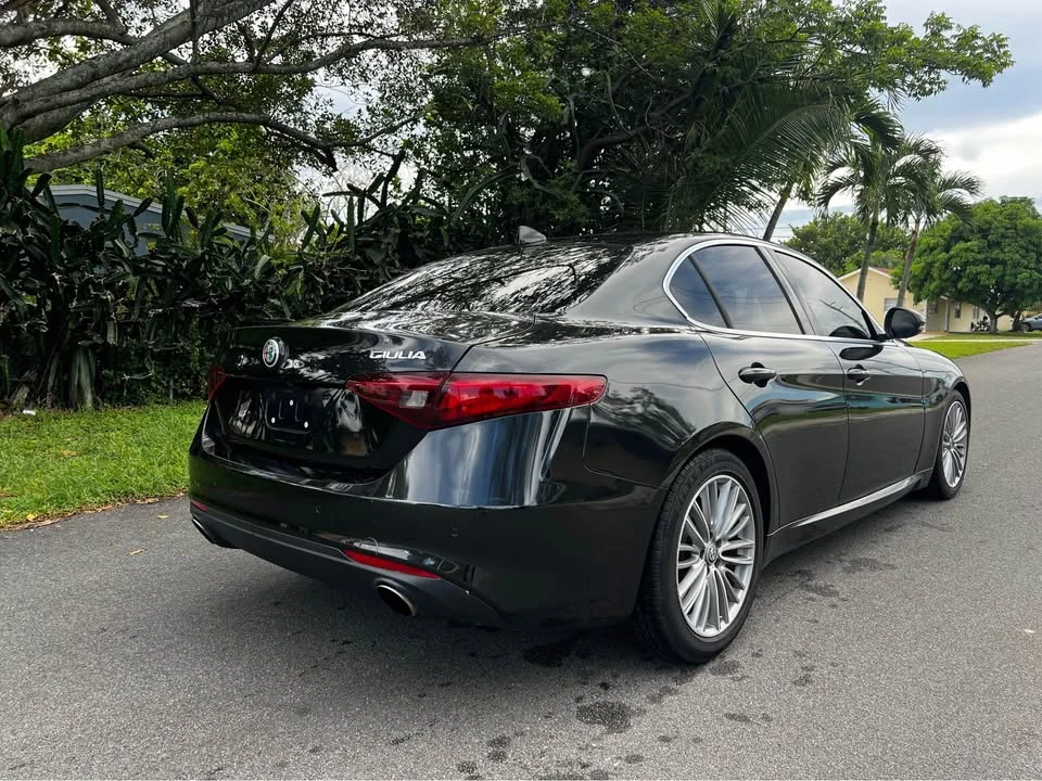 2017 Alfa Romeo Giulia - Image 3 of 11