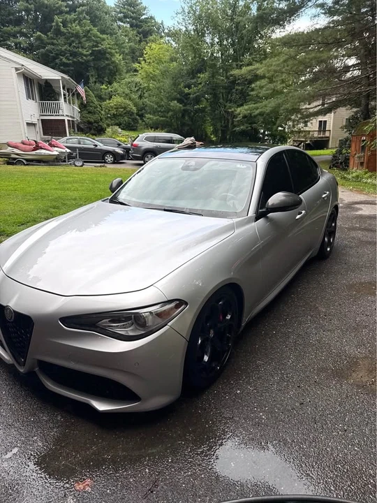 2017 Alfa Romeo Giulia - Image 3 of 10