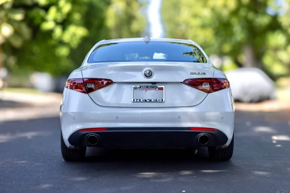 2017 Alfa Romeo Giulia - Image 4 of 9