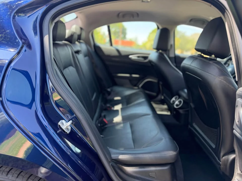 2017 Alfa Romeo Giulia - Image 11 of 20