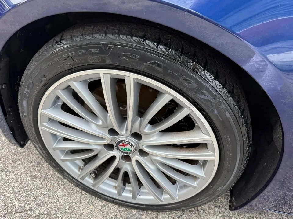 2017 Alfa Romeo Giulia - Image 14 of 17