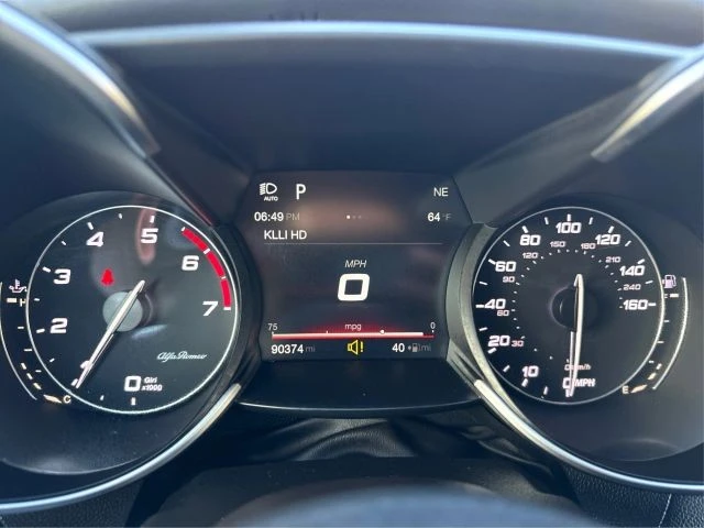 2017 Alfa Romeo Giulia - Image 16 of 23
