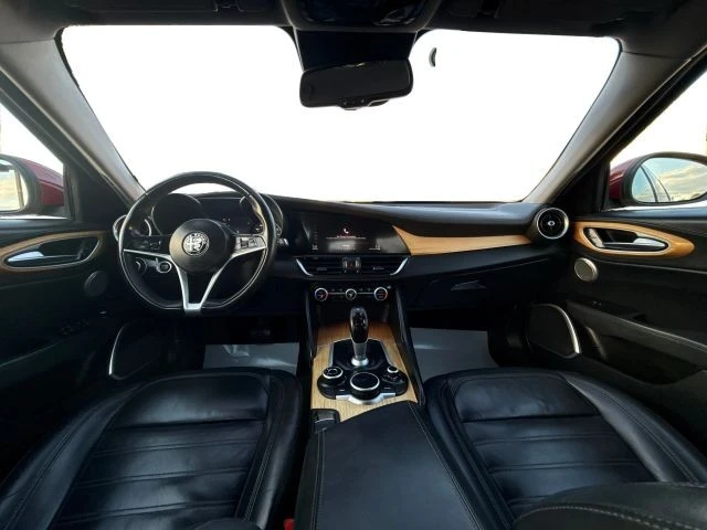 2017 Alfa Romeo Giulia - Image 22 of 23